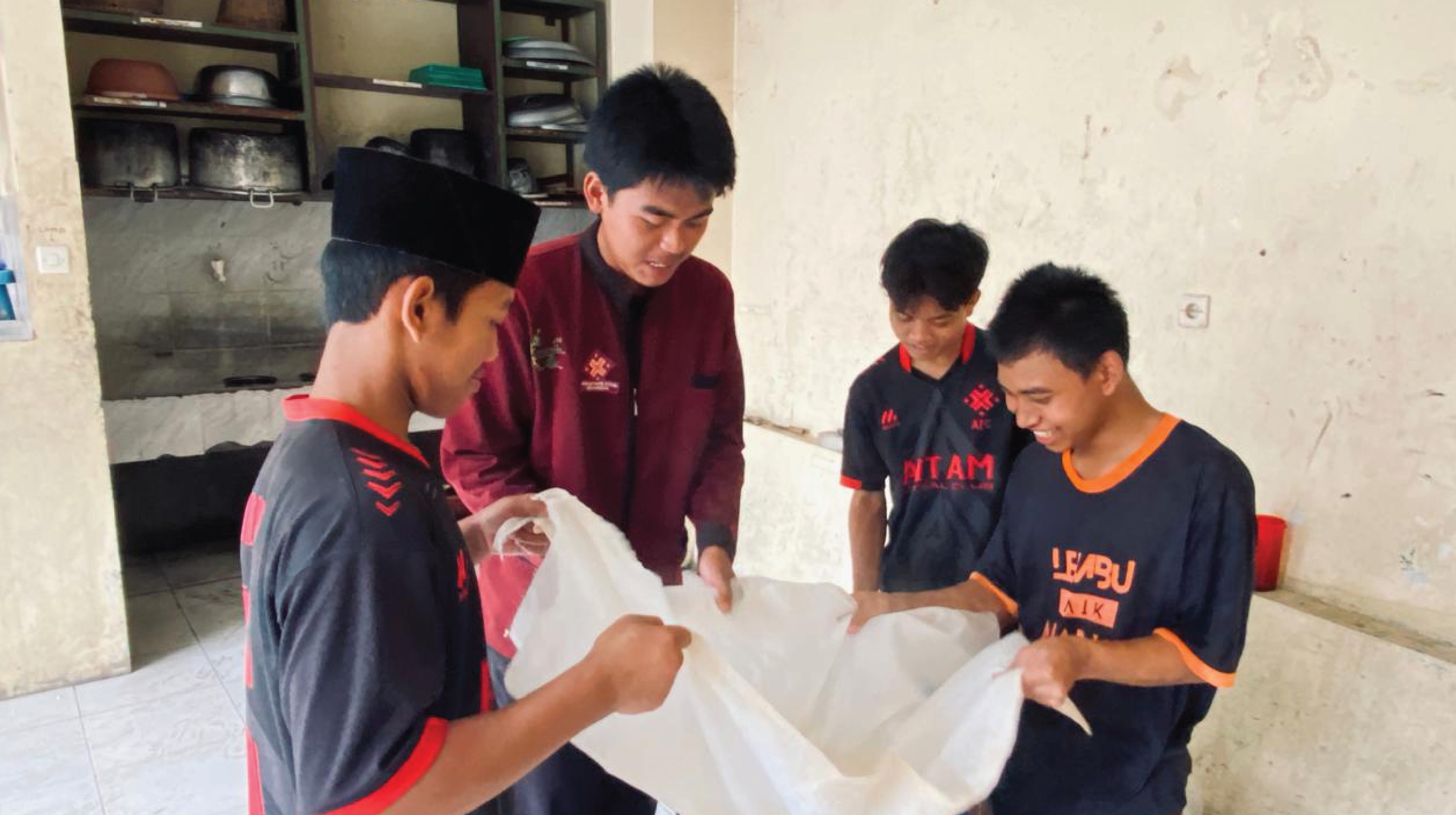 Santri mengikuti program entrepreneurship