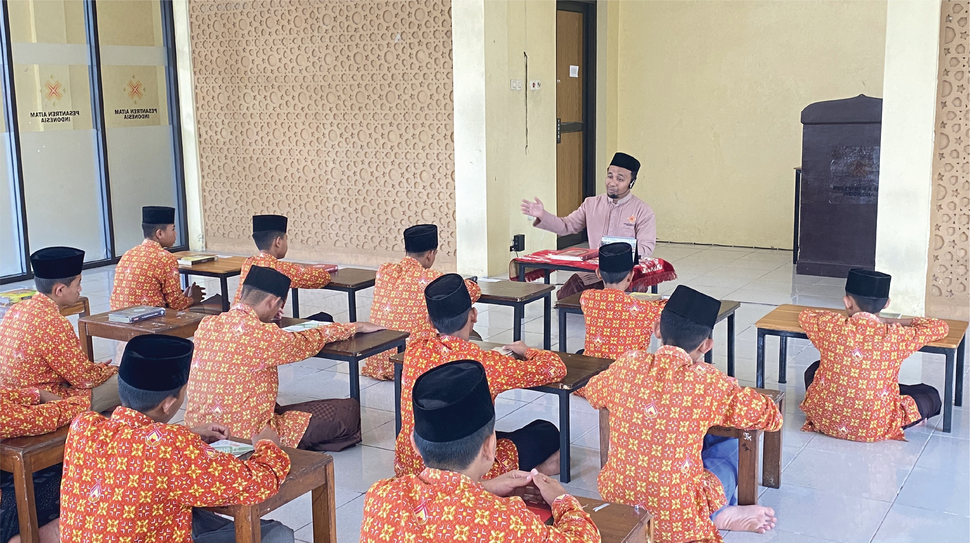 Santri mengikuti program Tahfidzul Quran
